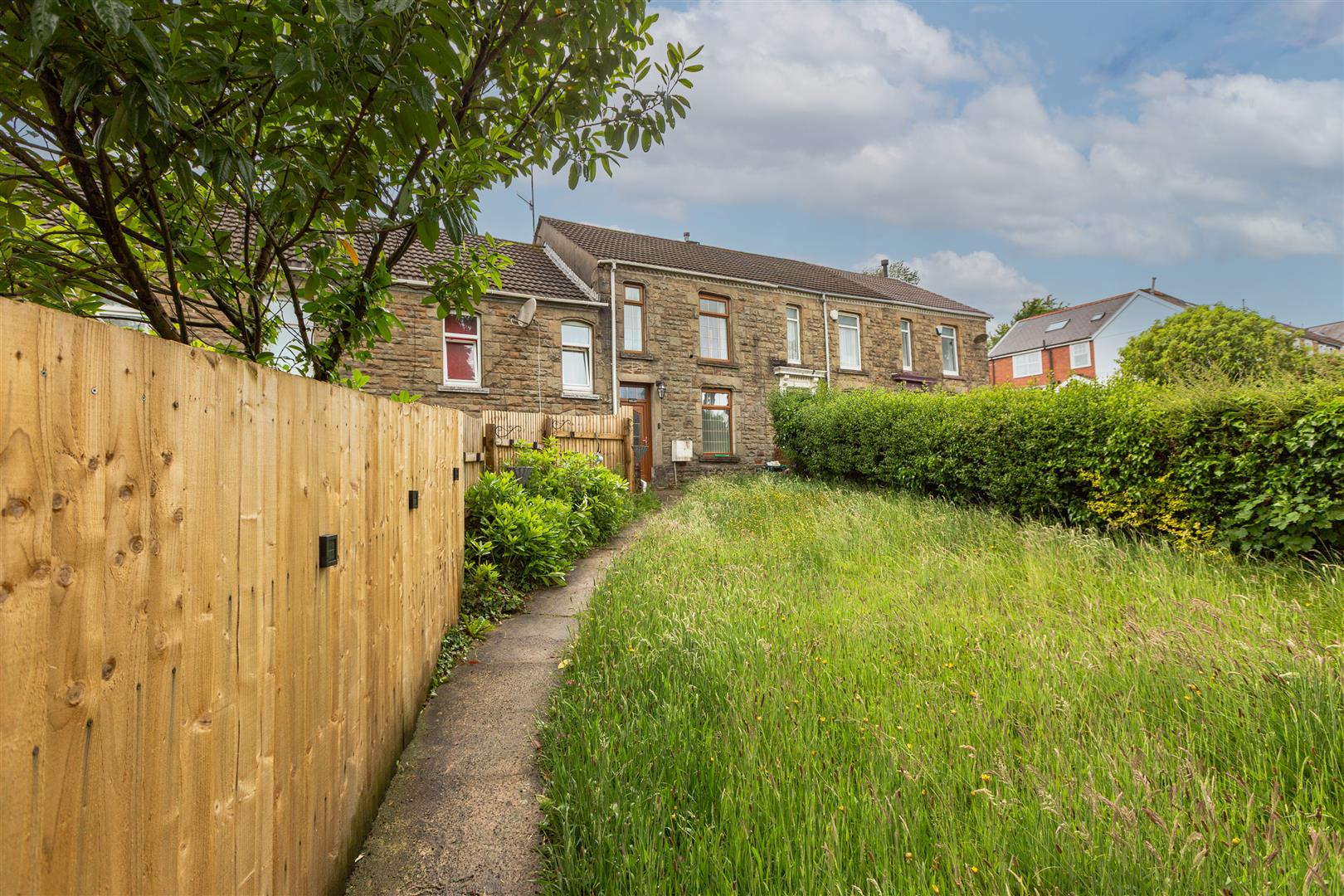 Llangyfelach Road, Treboeth, Swansea, SA5 9EL